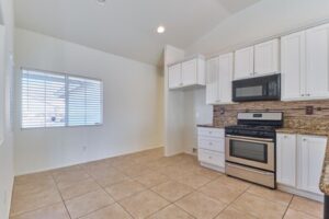 66029 Avenida Barona